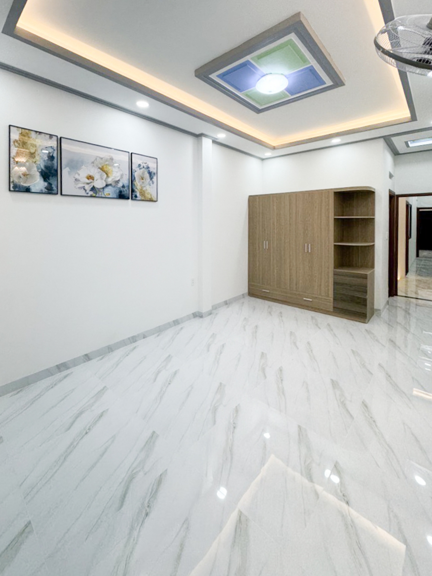 Mặt Tiền, Phan Cát Tựu - 9 Tỷ