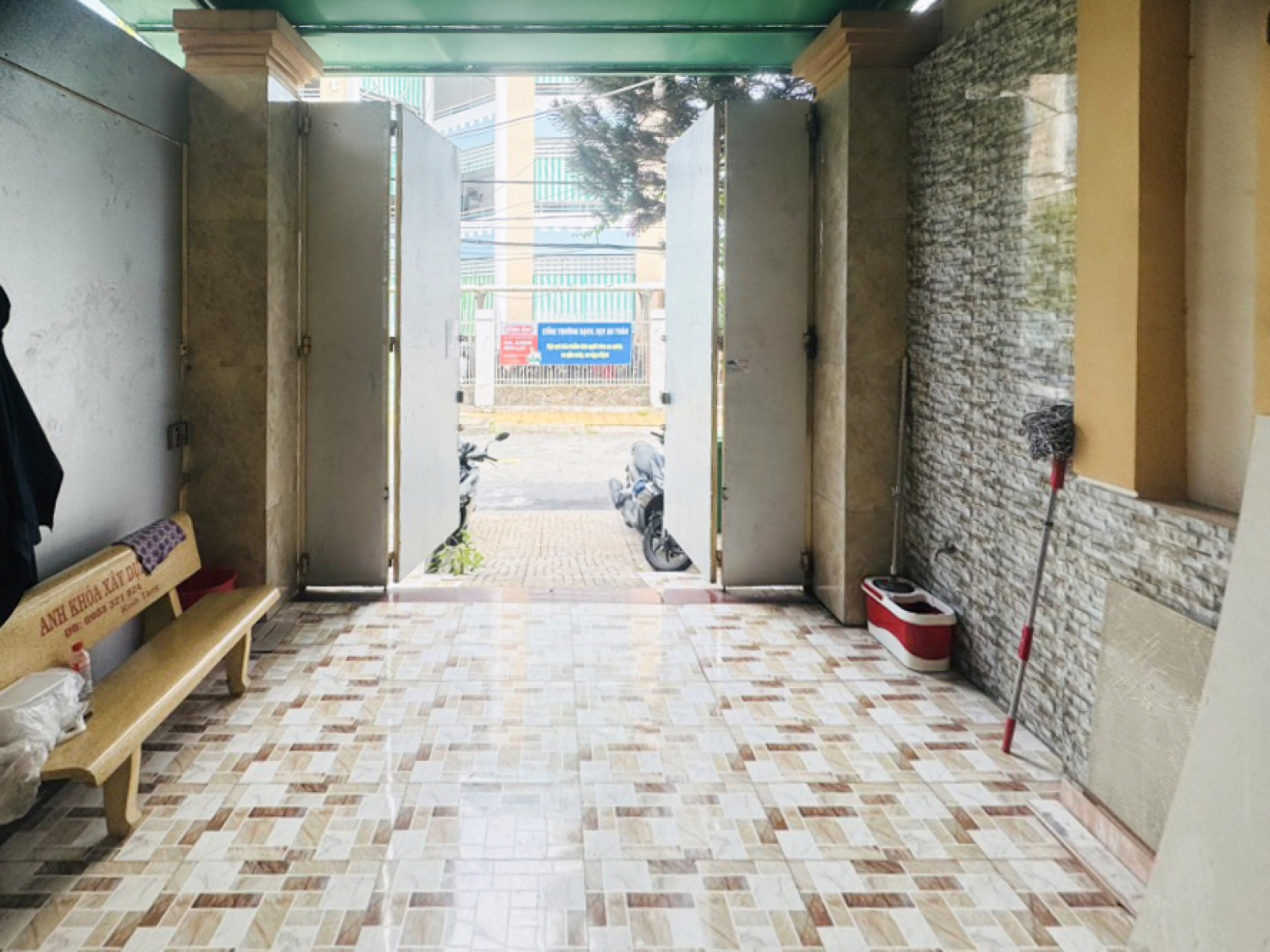 Mặt Tiền, Tạ Mỹ Duật - 12,5 Tỷ
